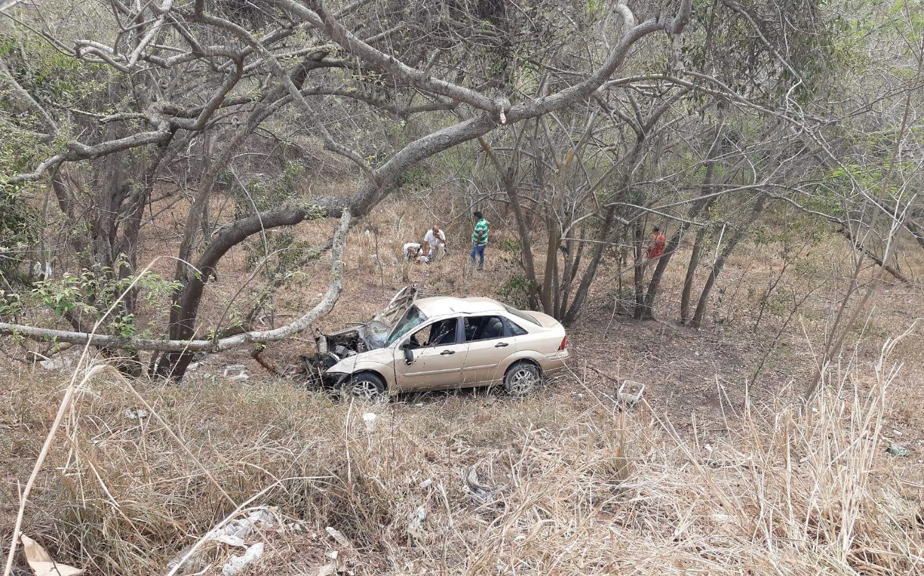 Una menor pierde la vida en volcadura en Altamira Bomberos de Altamira (1)